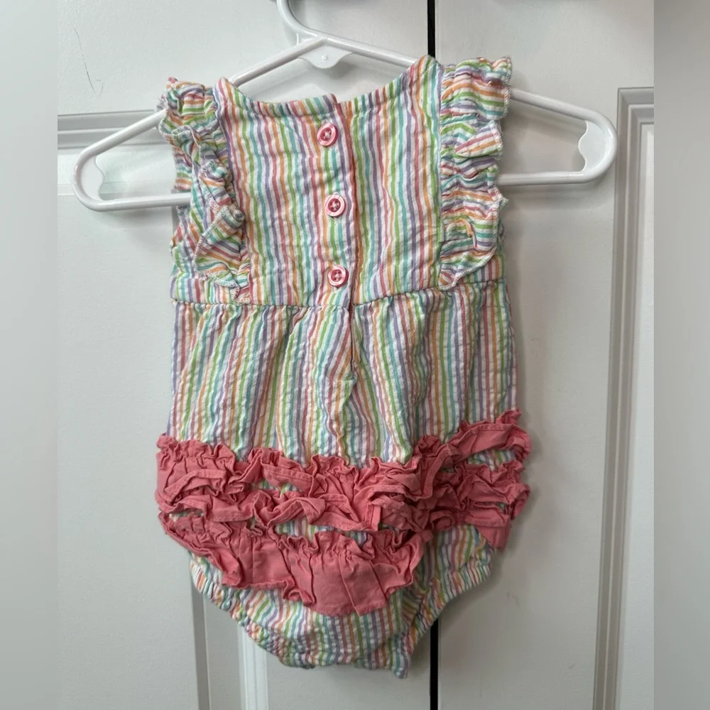 Ruffle Butts Classic Ruffle Romper in Rainbow Seersucker (Size 0-3 Months) 🌈